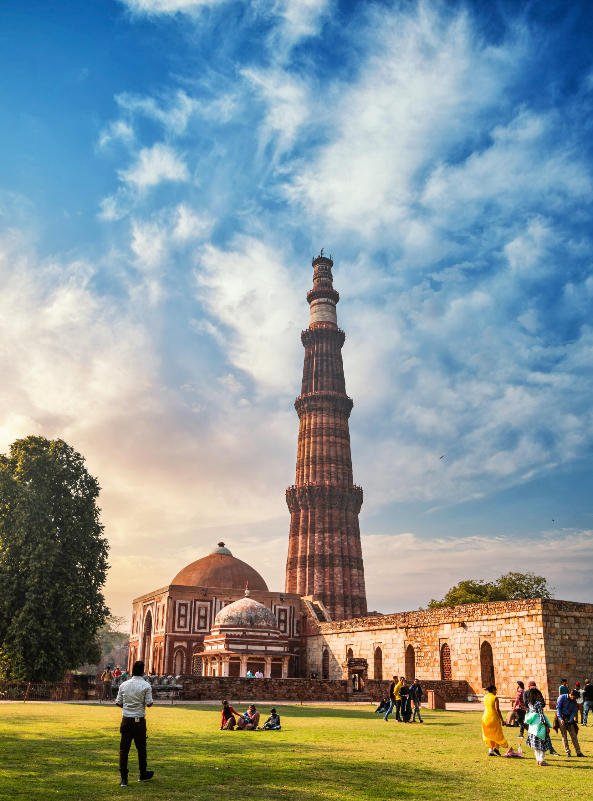 qutub minar minaret highest minaret india standing 73 m tall unesco world heritage site scaled